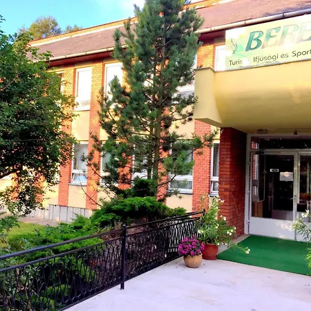 Hostel Berek Szallo *